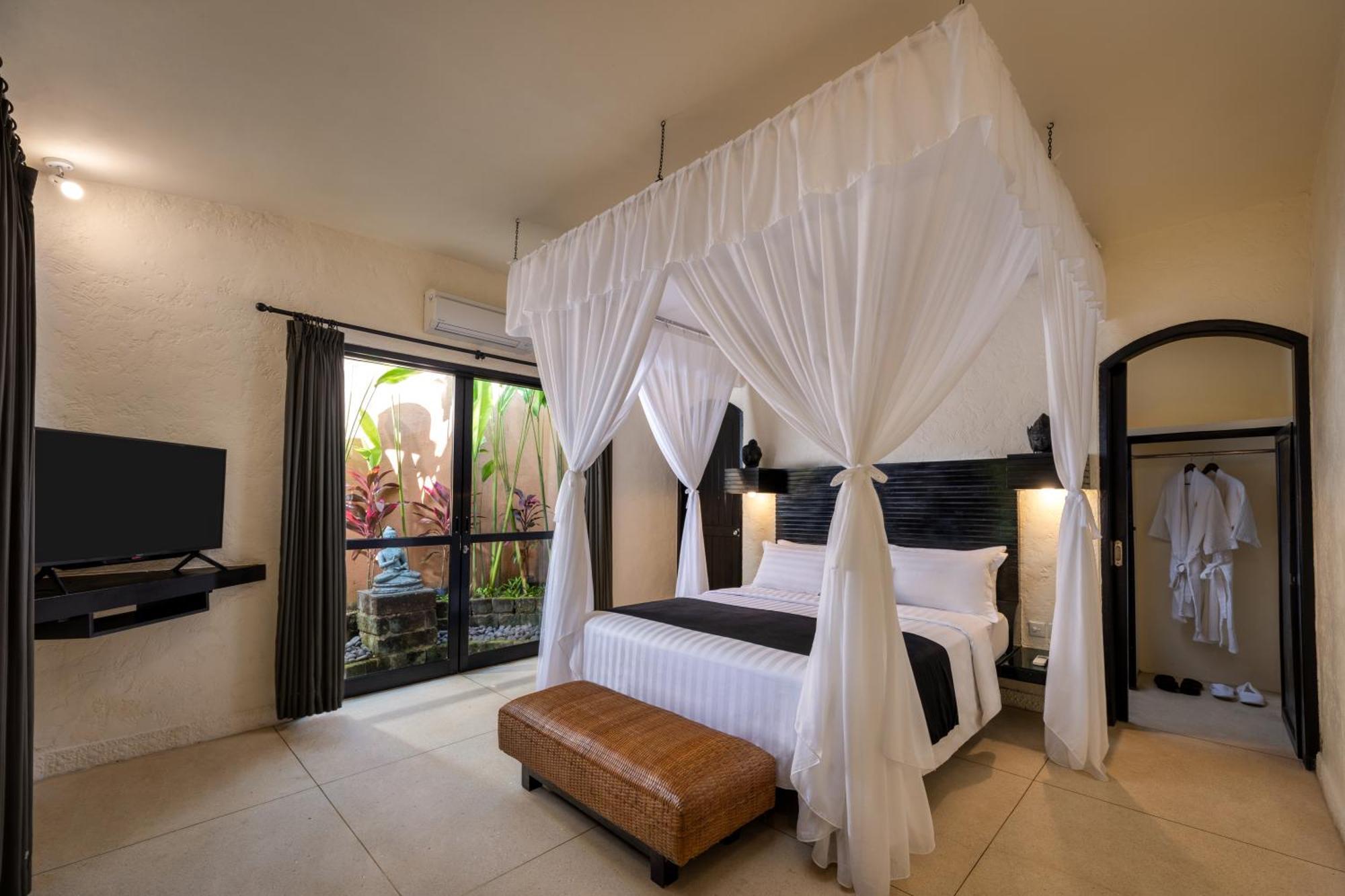 Sleep Staycation Package - One-Bedroom Private Pool Villa with Free Benefit